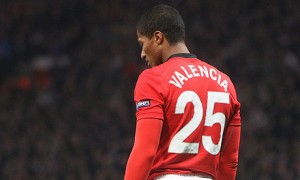 Antonio-Valencia-playing--001
